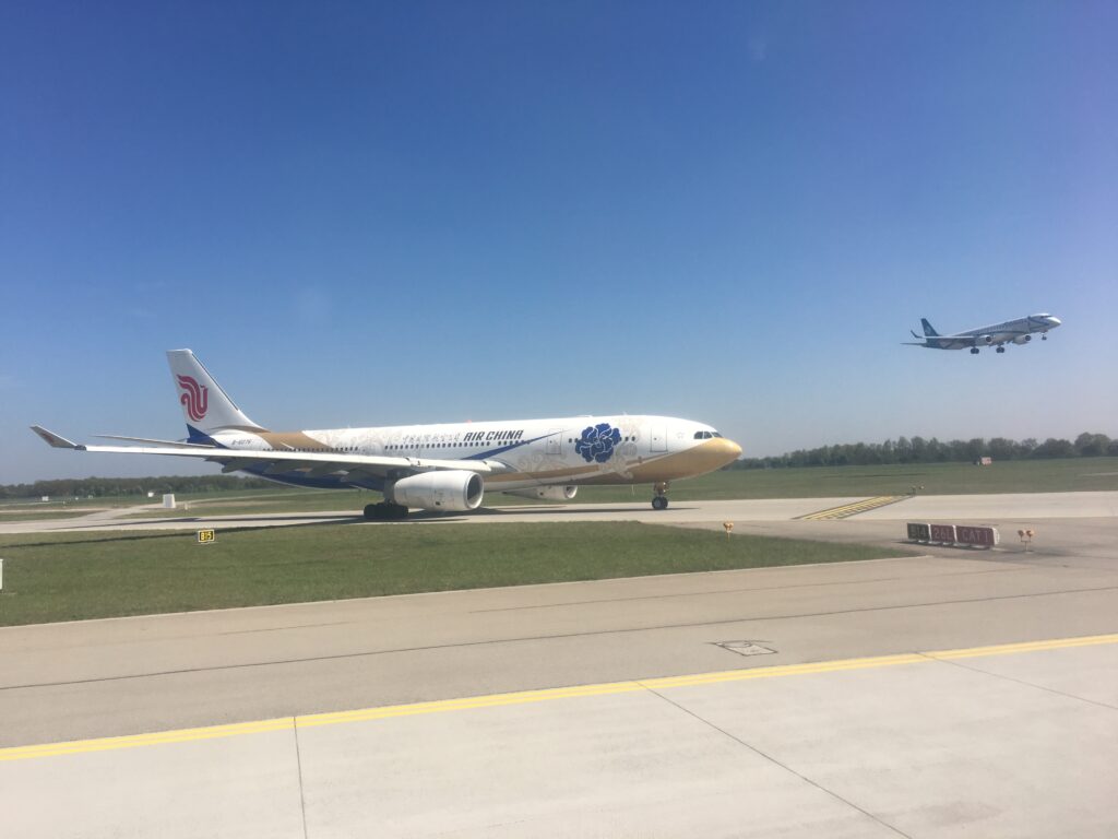 Air China ready for take-off at Airport Munich 2017